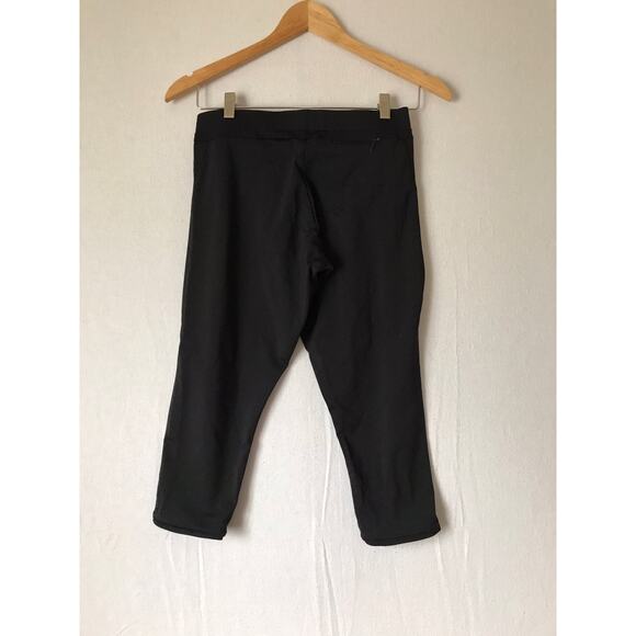 Under armor capris size medium - Picture 2 of 5